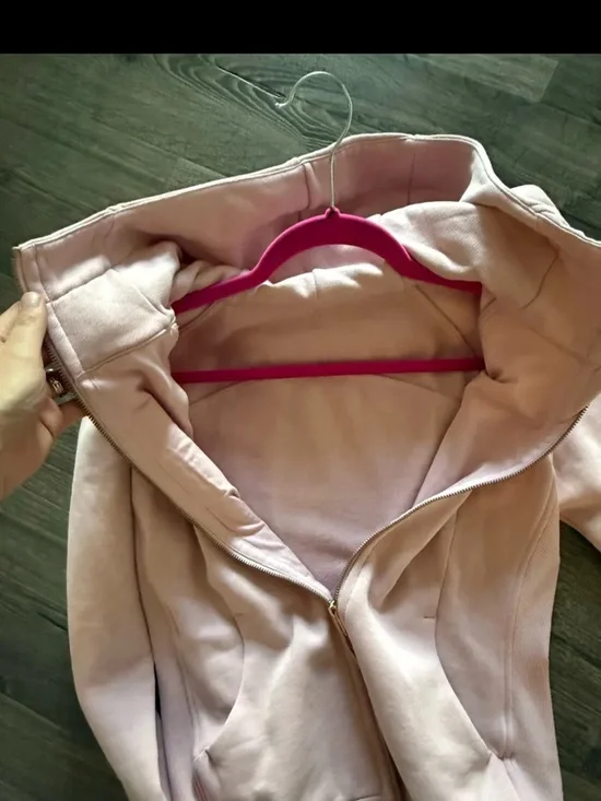 Lululemon Scuba Full-Zip Hoodie - Picture 5 of 8